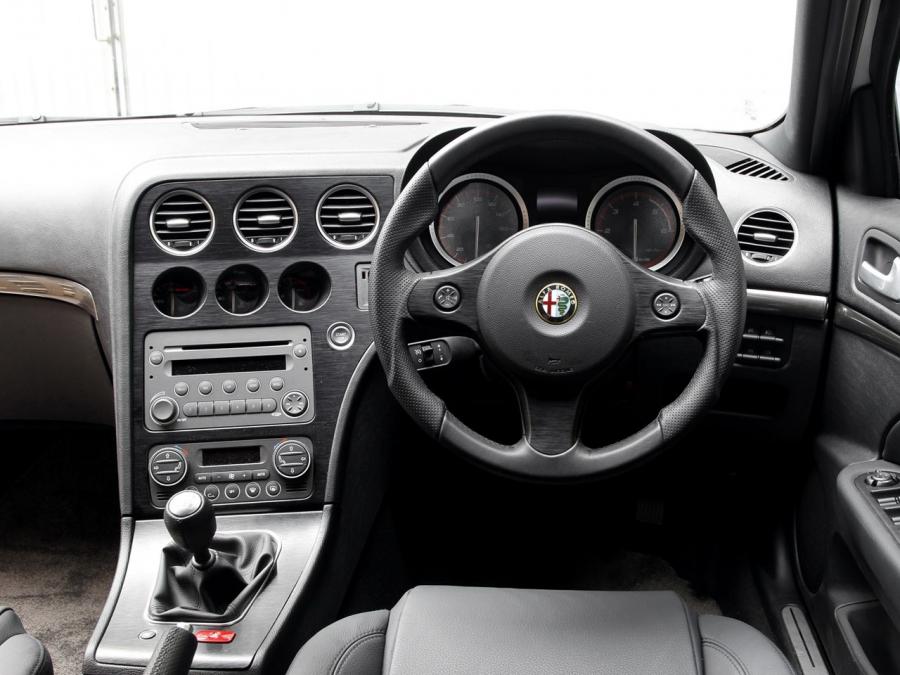 Торпедо Alfa Romeo 159 (939A) 2008 года  (UK) (фото 7 из 12)